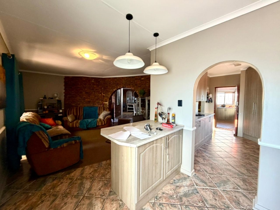 6 Bedroom Property for Sale in Heiderand Western Cape